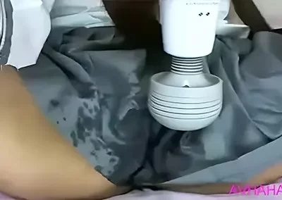 電マだと即潮吹きしちゃうJKのライブチャット動画集