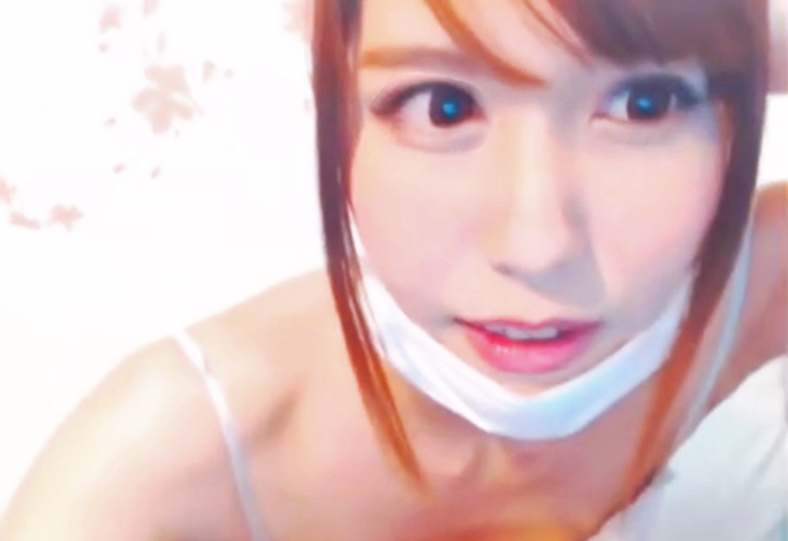 お尻を突き出してフェラして…男好みの配信してくれます！｜ライブチャット動画