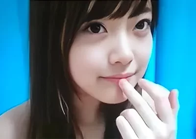 チュッ…グチュプォッ♪「恥ずかしい～ (ﾉ▽＼*)」疑似キスで凄い音を立てる美少女♡｜ライブチャット動画