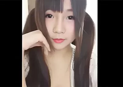 まるで天使!!! 美乳谷間さらけ出す美少女♡｜ライブチャット動画