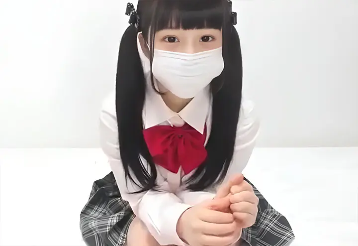 きゃり～ぱみゅぱみゅ似のロリ娘