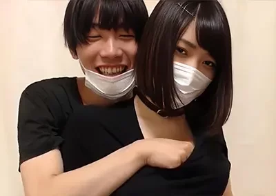 乳首でうっとり感じる巨乳美女に喜びを隠せない男子ｗ（無料ライブチャット動画）