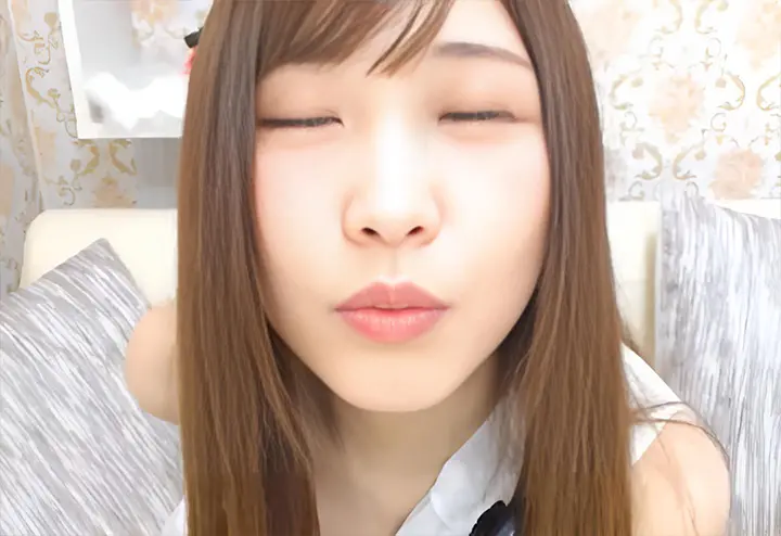 チャットレディのキス顔